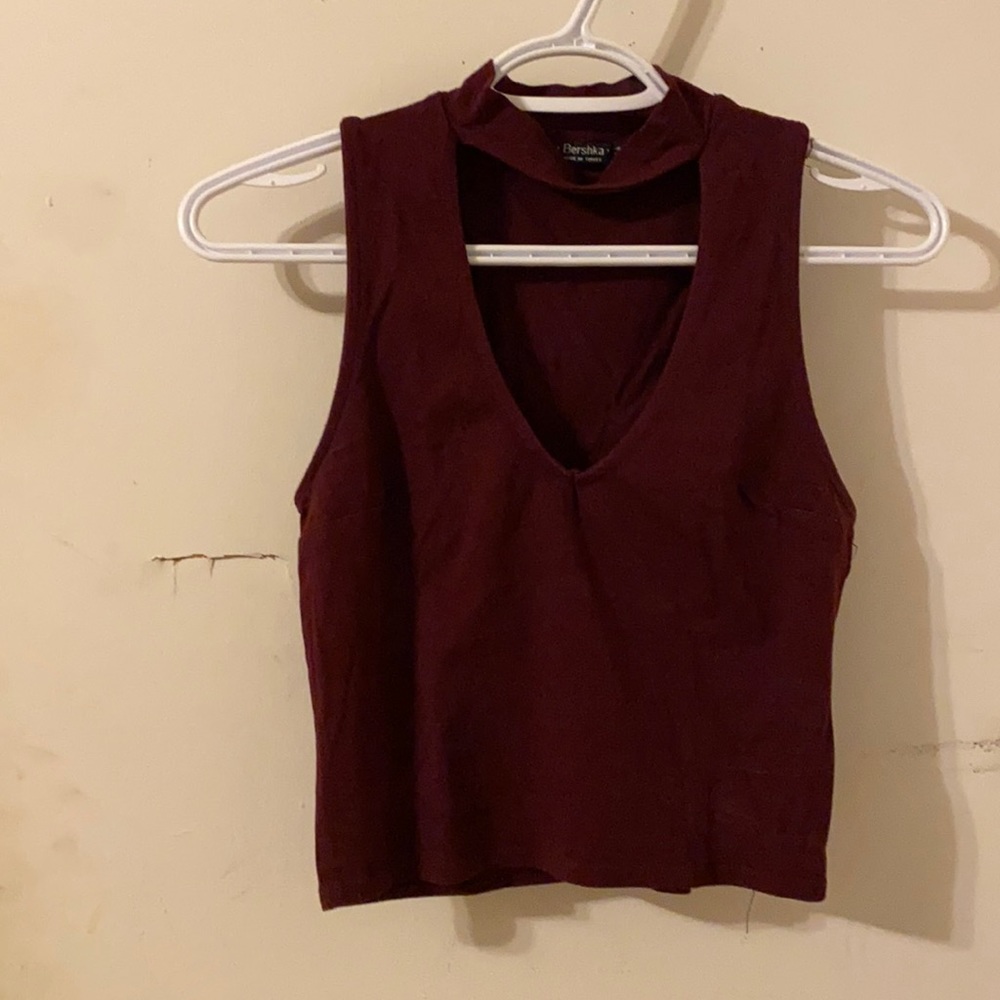 Deep red cropped tank top with cute neckline